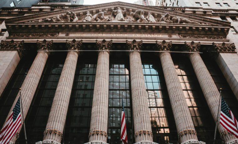 Wall Street in crisi con grafici in calo
