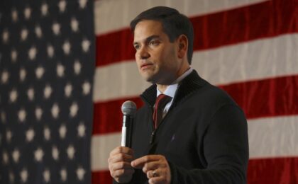 Marco Rubio durante una conferenza