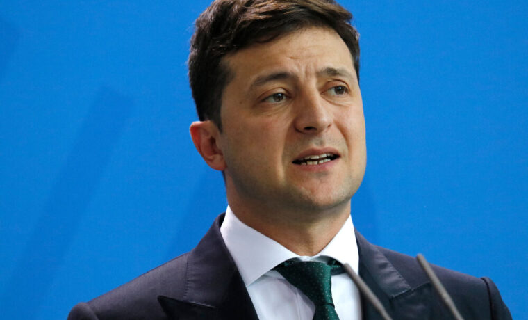 Zelensky durante un discorso