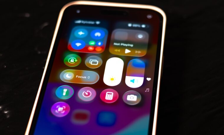 Screenshot delle beta pubbliche di iOS 27