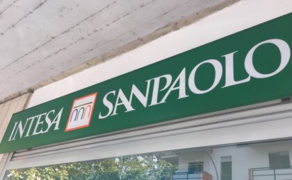 Logo di Intesa Sanpaolo e Ideofarm