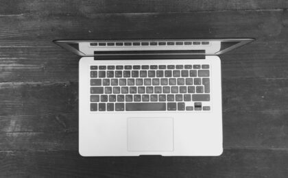 MacBook OLED con touchscreen in fase di test