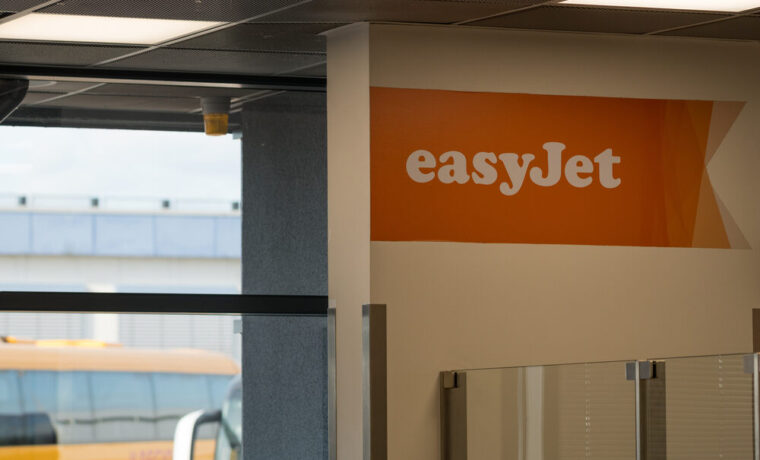 easyJet aeromobile in volo