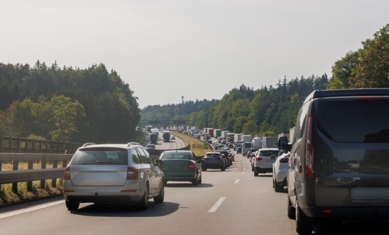 Traffico intenso durante l'esodo estivo