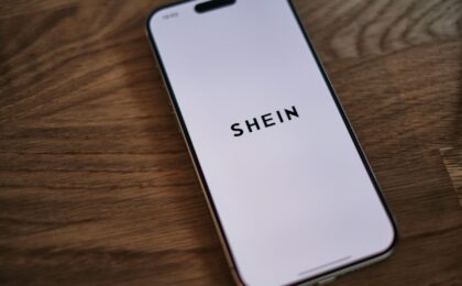 Debutto di Shein alla Borsa di Hong Kong