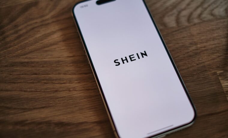 Debutto di Shein alla Borsa di Hong Kong