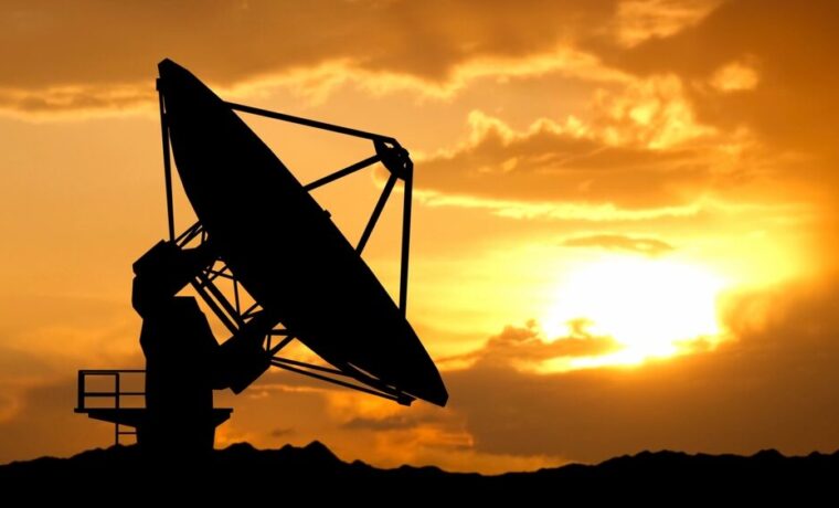 Radar satellitari per il monitoraggio della plastica nei mari