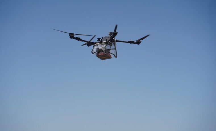 Drone cargo in azione per rifornimenti nei rifugi alpini